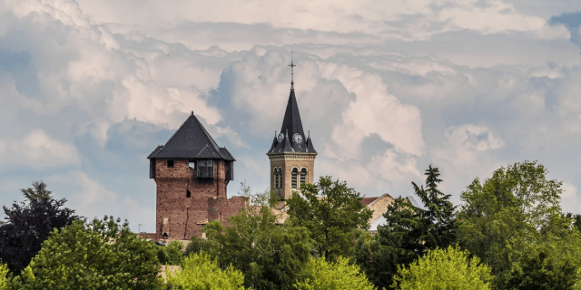 Ambérieux-en-Dombes castle