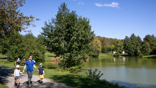 Balade en famille au Parc de Cibeins