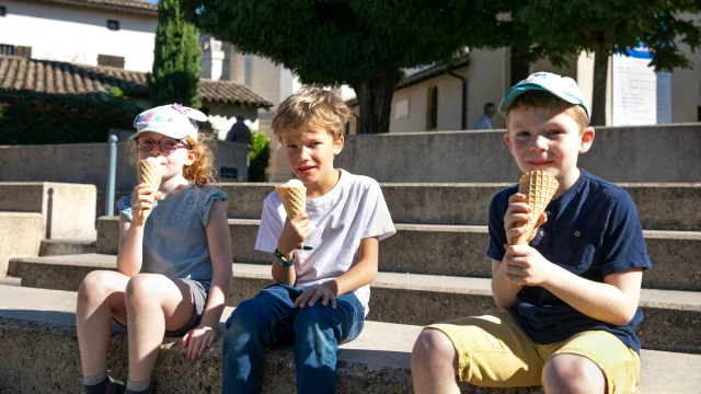 Rimo ice cream tasting in front of the basilica in Ars-sur-Formans