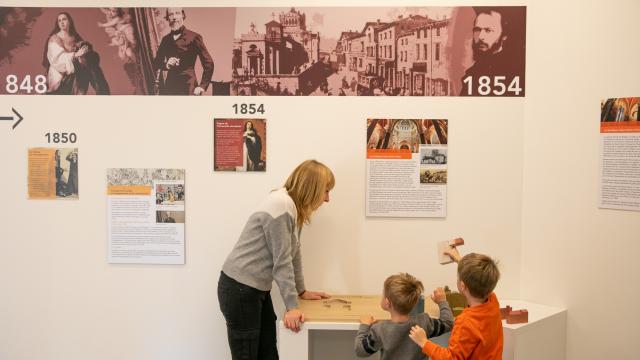 Espace d'interprétation au musée de cire à Ars.