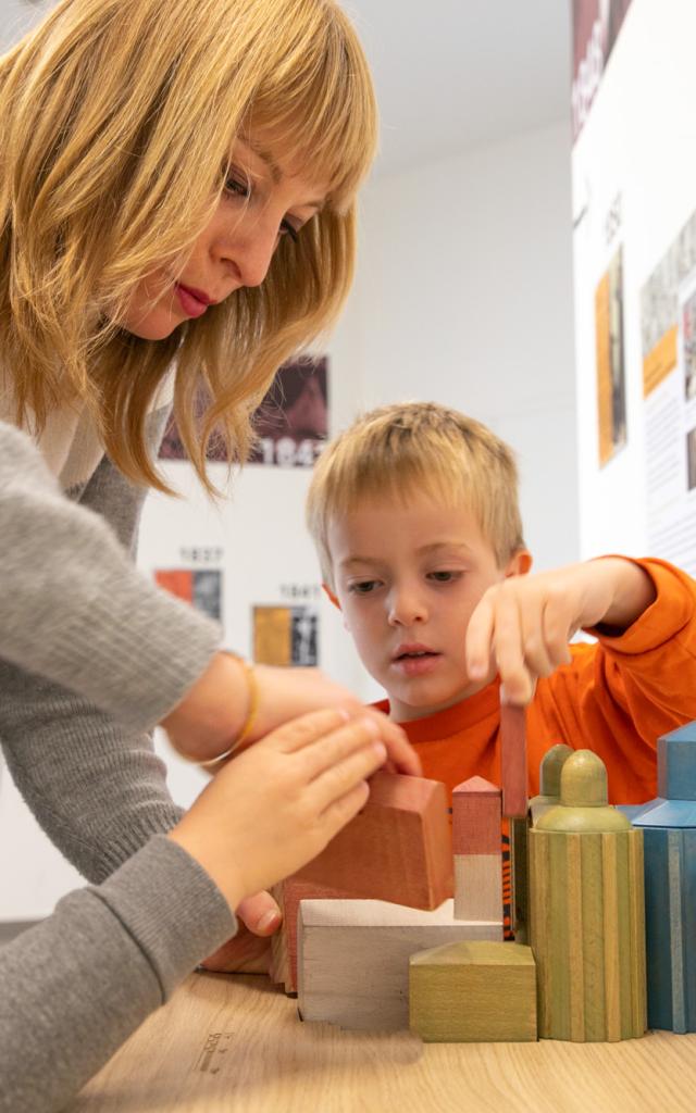 Visite en famille au musée de cire d'Ars-sur-Formans