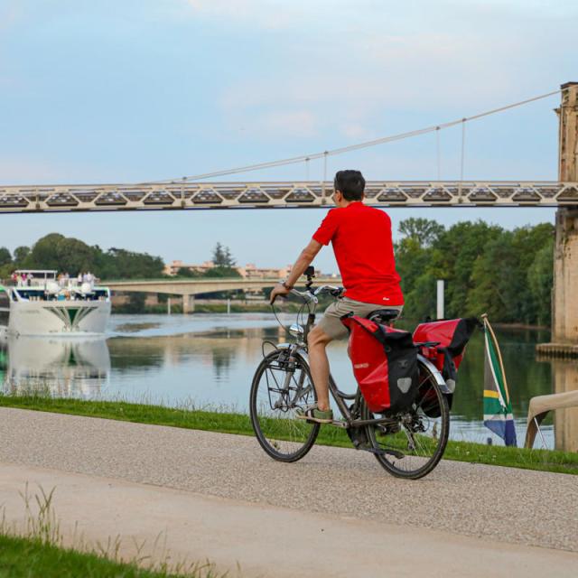 A stroll along the Voie Bleue in Trévoux