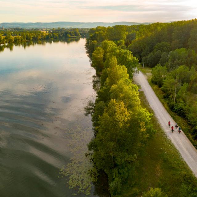 Boat trip on the Saône and bike ride on La Voie Bleue