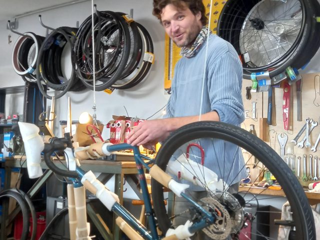 Greg du Café Vélo La Roue Libre à Trévoux