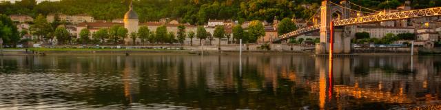 Effet miroir sur la Saône à Trévoux