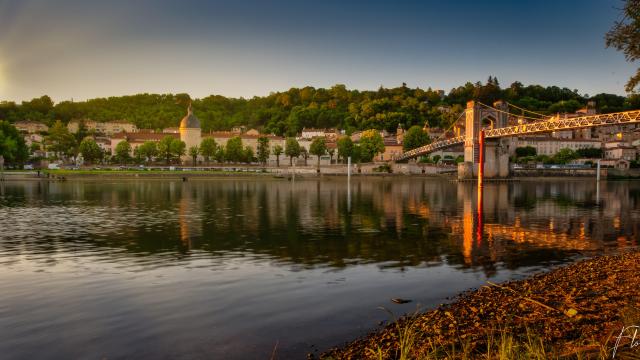 Effet miroir sur la Saône à Trévoux