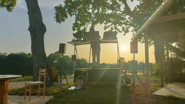 Concert au café vélo La Roue Libre Trévoux