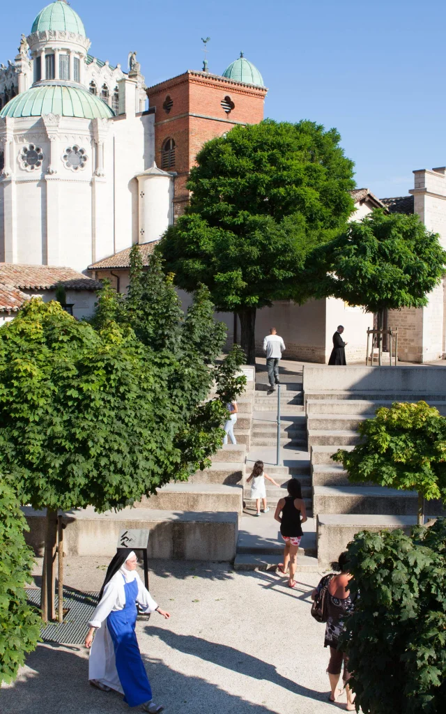 Basilique à Ars-sur-Formans