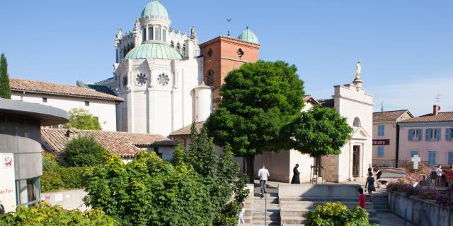 Basilique à Ars-sur-Formans