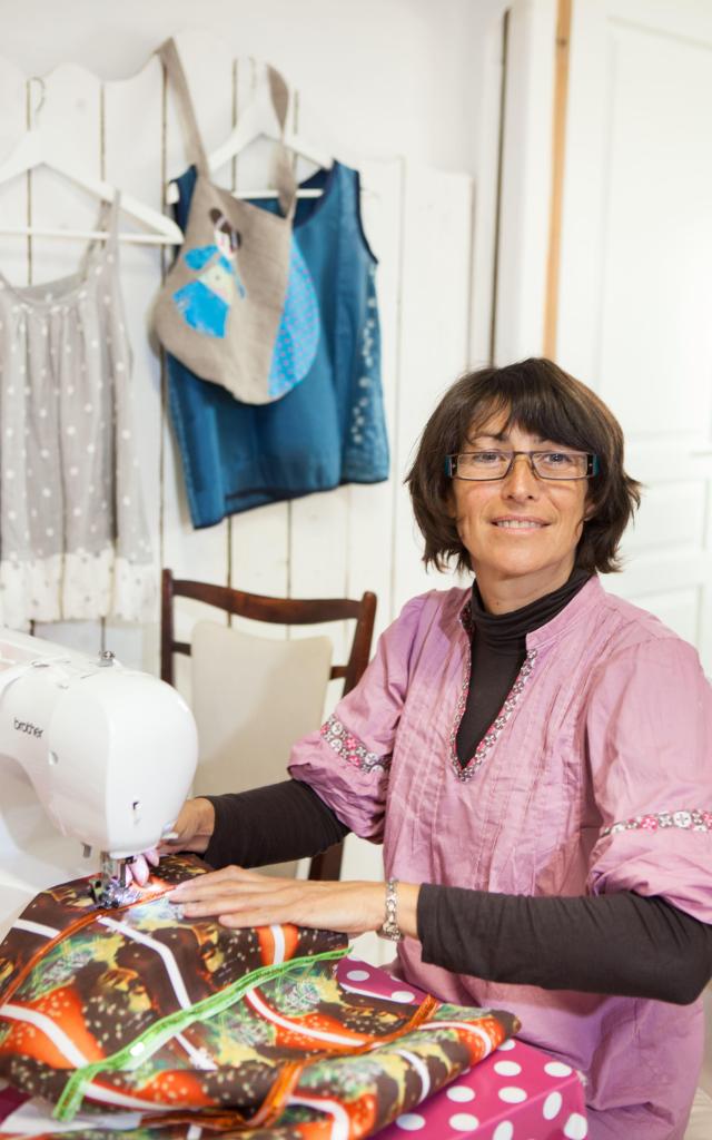 Sylvia Chambard, couturière à Trévoux.