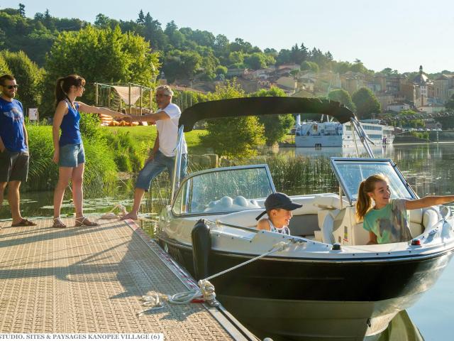 Balade en bateau sur la Saône en famille