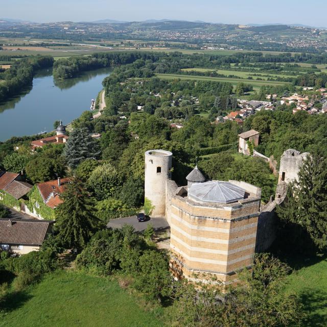 Vue drone du Château-fort de Trévoux