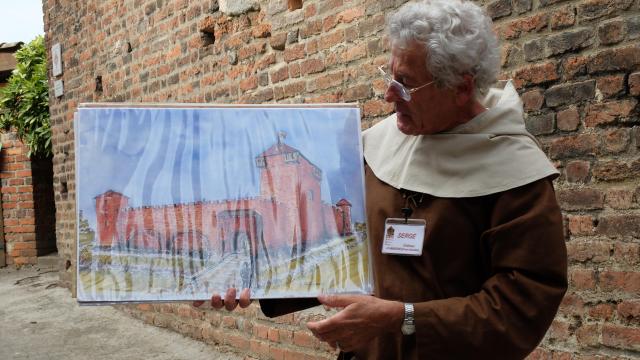 Visit to Ambérieux castle by the APADE association