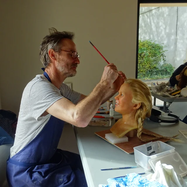 Restauration par les ateliers Grévin au Musee de cire à Ars-sur-Formans