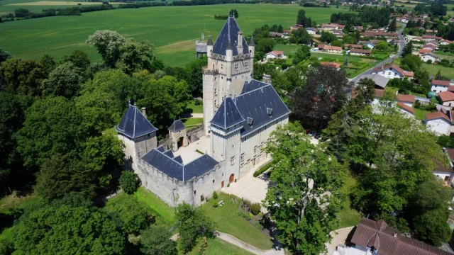 Chateau De Chazey vue de drone