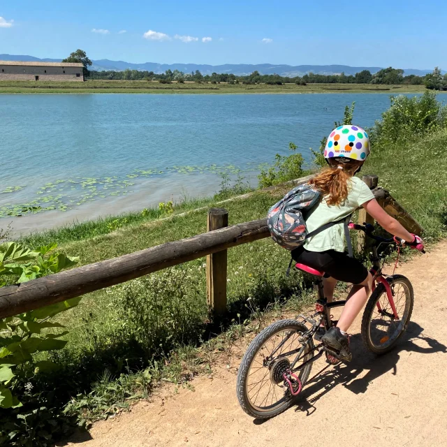 Balade à vélo sur la Voie Bleue à Fareins